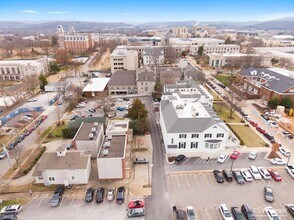 523 N Storer Ave in Fayetteville, AR - Building Photo - Building Photo