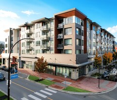 Crossing at Belmont in Victoria, BC - Building Photo