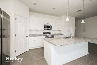 564 Crown Rose Dr in Bartow, FL - Foto de edificio - Building Photo