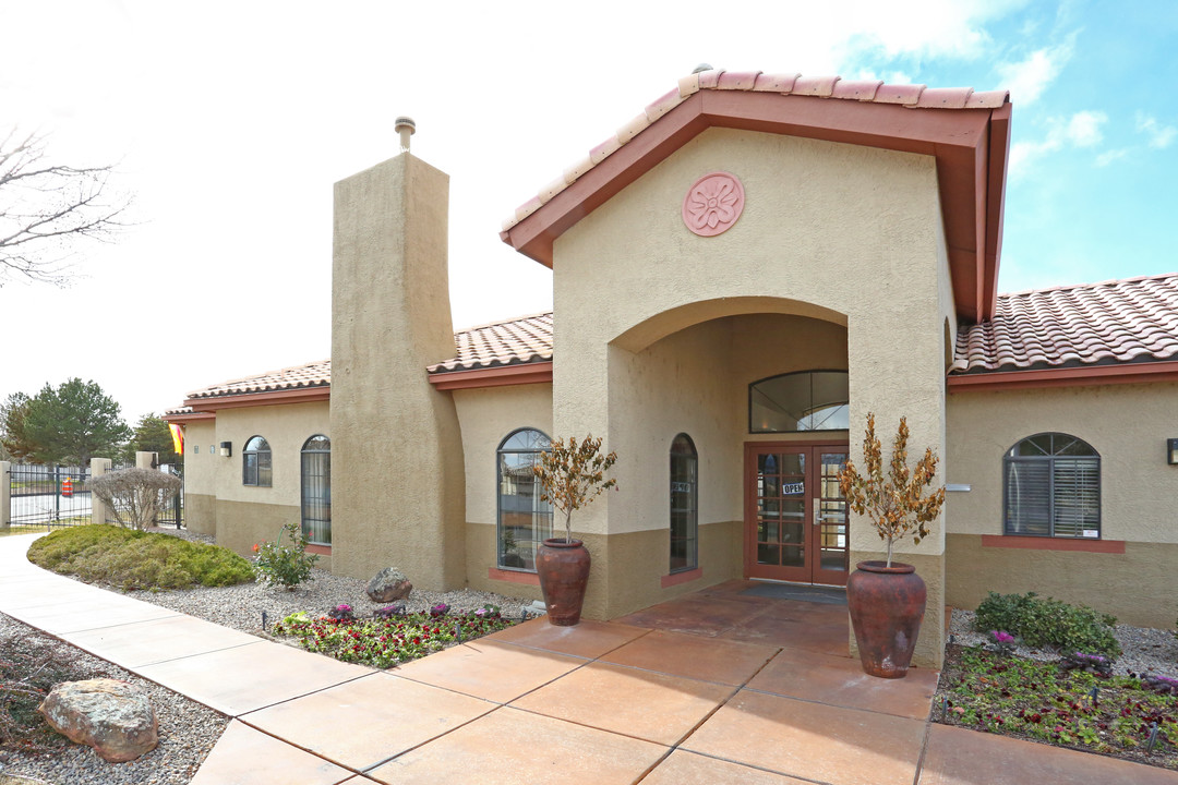 Rio Volcan in Albuquerque, NM - Foto de edificio