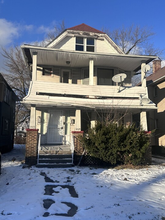 14725 Elm Ave in East Cleveland, OH - Building Photo