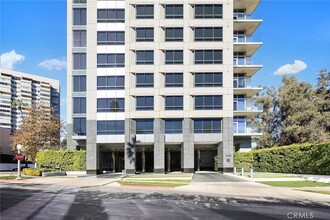 1200 Club View Dr, Unit 12S in Los Angeles, CA - Building Photo - Building Photo