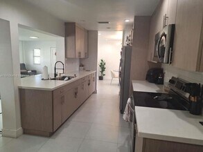 13437 SW 44th Ln in Miami, FL - Building Photo - Building Photo