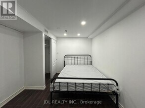 153 Morningview Trail in Toronto, ON - Building Photo - Building Photo