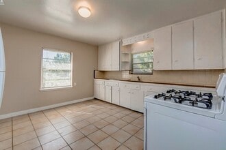 1000 Holland Ave in Galena Park, TX - Building Photo - Building Photo