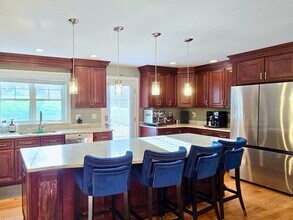 34 Fieldstone Dr in Burlington, MA - Building Photo - Building Photo