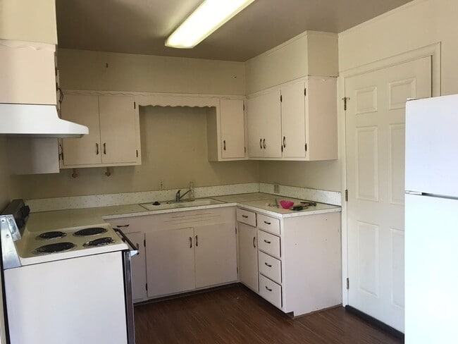 2802-2802 NW Highland Ave in Grants Pass, OR - Building Photo - Building Photo