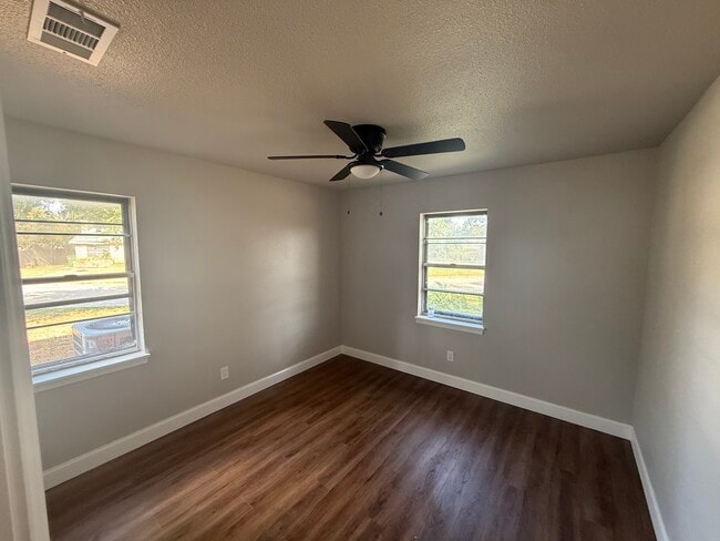 4100 Wrangler Dr in Wichita Falls, TX - Building Photo - Building Photo