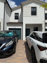 12955 SW 231st Ter in Goulds, FL - Building Photo