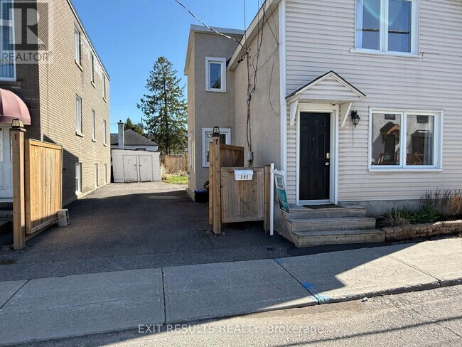 292 Richelieu Ave in Ottawa, ON - Building Photo - Building Photo