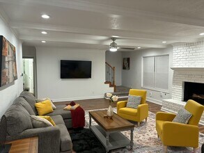 17211 Rolling Creek Dr in Houston, TX - Building Photo - Building Photo