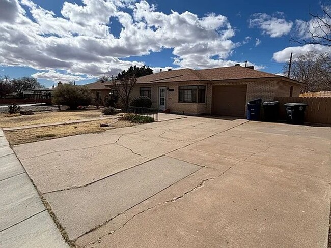 2227 Utah St NE in Albuquerque, NM - Building Photo - Building Photo