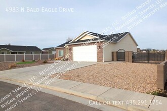 4983 Bald Eagle Dr in Enoch, UT - Building Photo - Building Photo