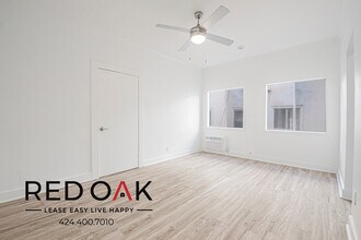 822 S Park View St, Unit 208 in Los Angeles, CA - Building Photo - Building Photo