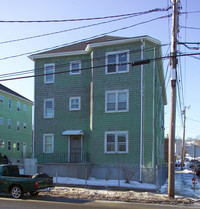 693-705 Rodman St in Fall River, MA - Foto de edificio - Building Photo