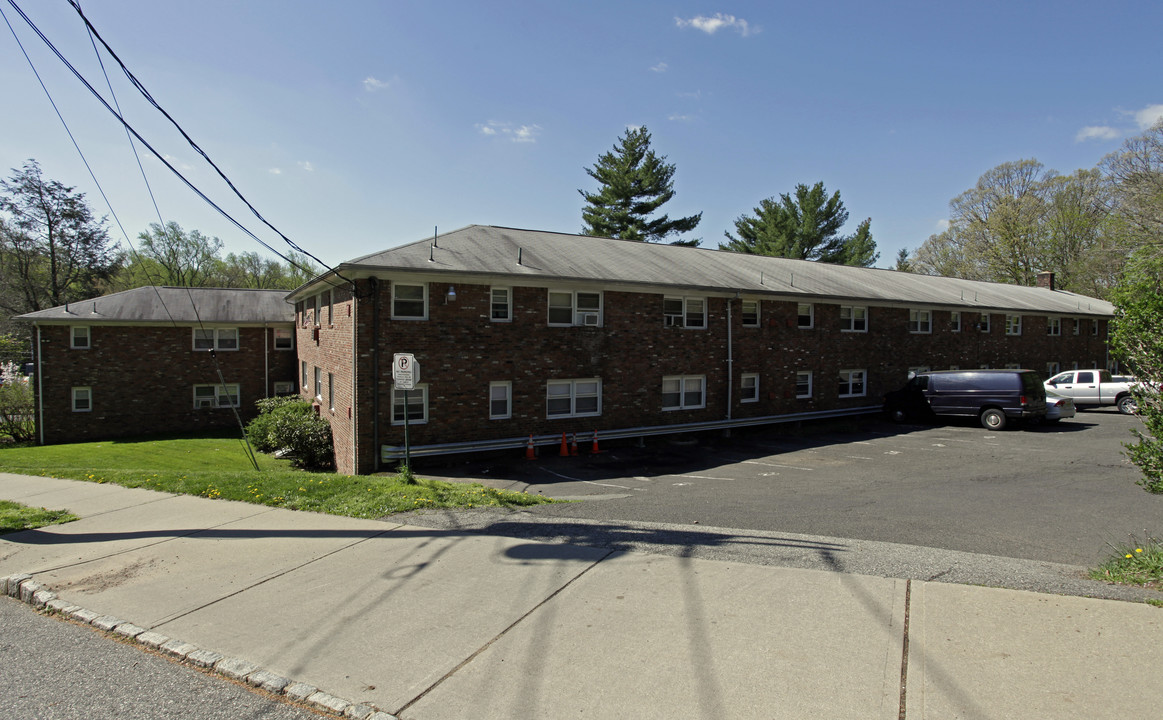 87 Elm Rd in Caldwell, NJ - Foto de edificio