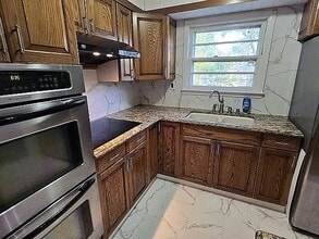 681 Aldrich Rd in Howell, NJ - Foto de edificio - Building Photo