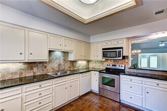 11121 Pinehurst Dr in Austin, TX - Building Photo - Building Photo