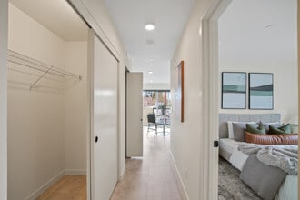 The Chloe in Portland, OR - Foto de edificio - Building Photo