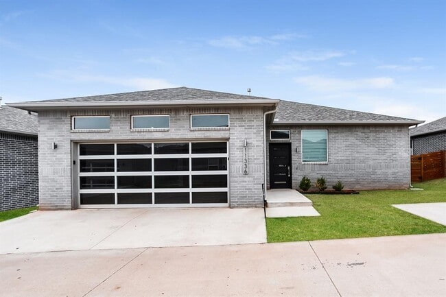 property at 11336 Paradise In Dr