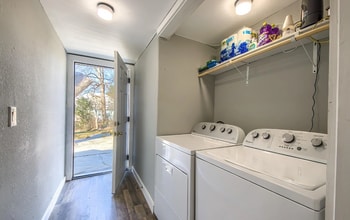 427 E Southcross in San Antonio, TX - Building Photo - Building Photo