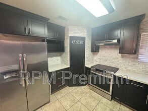 2175 Deerwood Dr in Baton Rouge, LA - Building Photo - Building Photo