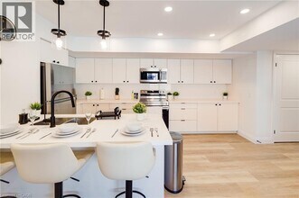 825 Stirling Ave S in Kitchener, ON - Building Photo - Building Photo