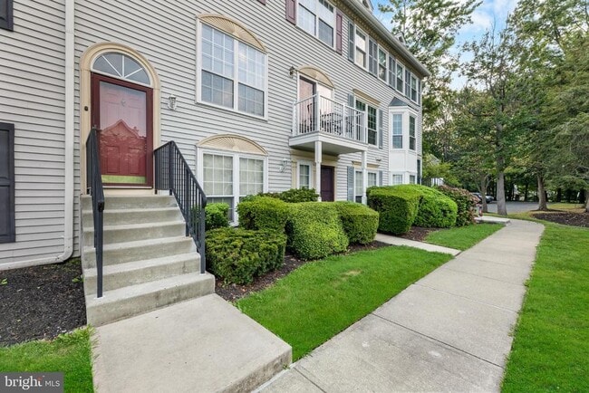 71 Chambord Ct in Hamilton Township, NJ - Building Photo - Building Photo