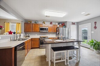 4018 Fairhope Oak St in Pasadena, TX - Building Photo - Building Photo