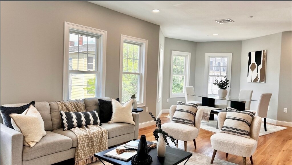 20 Alston St in Somerville, MA - Building Photo