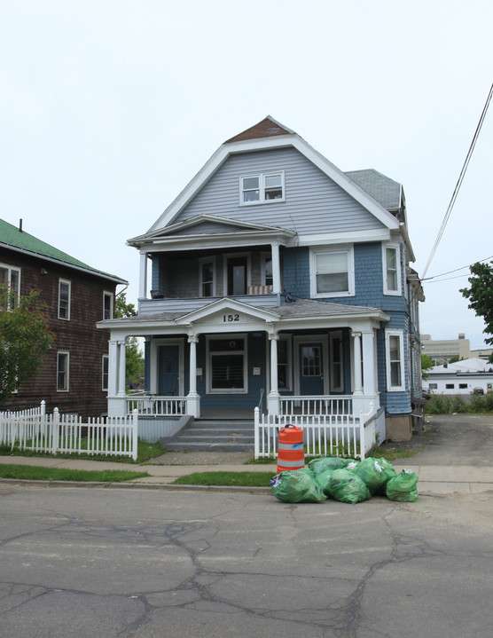 152 Oak St in Binghamton, NY - Building Photo