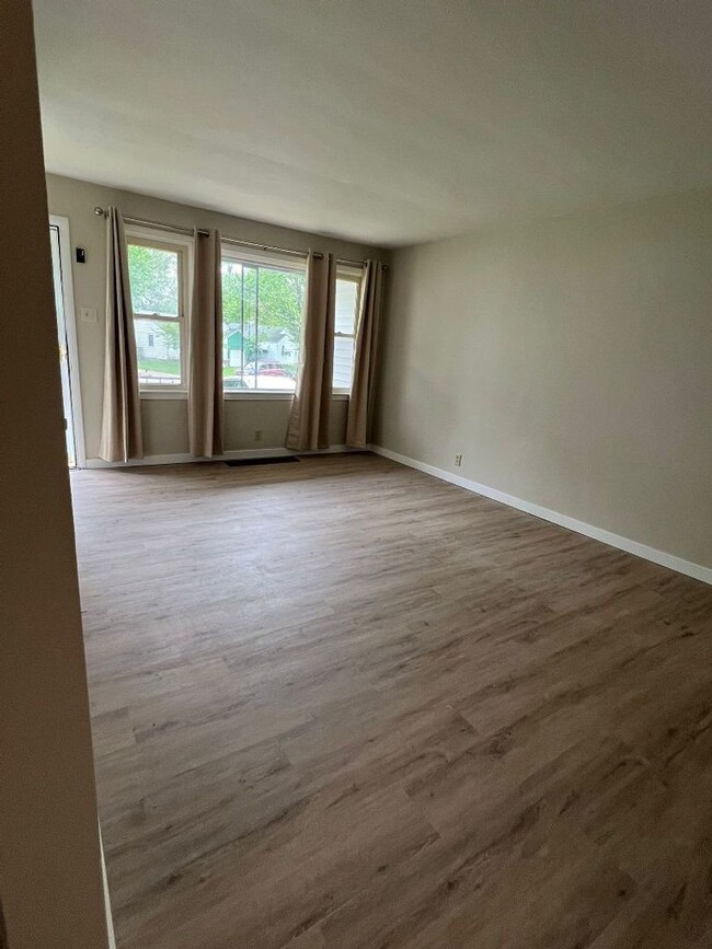 property at 7 Francis Ct