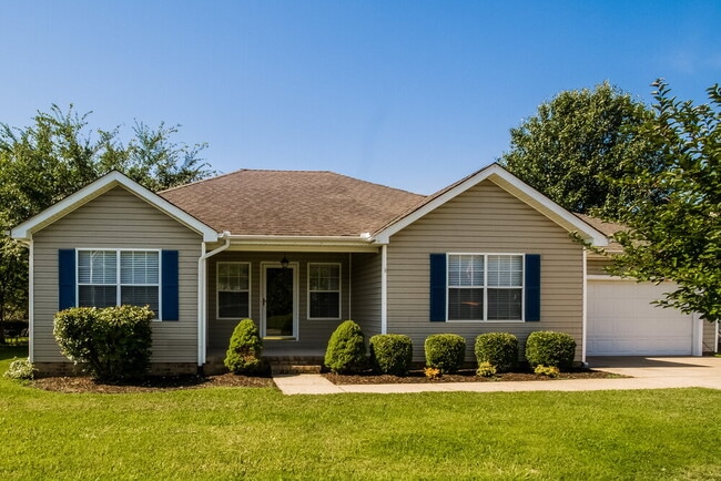 property at 1502 Amberwood Cir