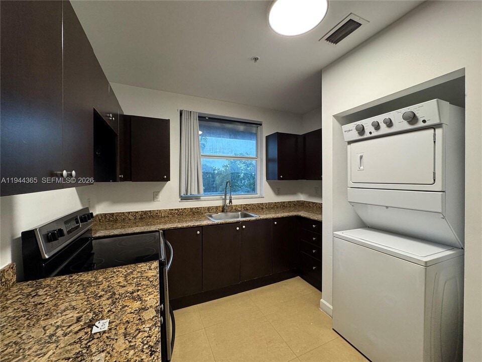 529 NE 62nd St in Miami, FL - Building Photo