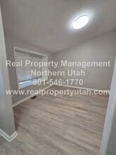 1383 Indian Spgs Cir in Layton, UT - Building Photo - Building Photo