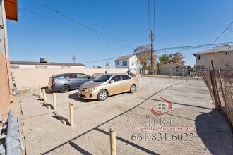 1409 Lincoln St in Bakersfield, CA - Building Photo - Building Photo