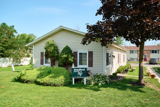 Bradford Manor Apartments in Hamlin, NY - Foto de edificio - Building Photo