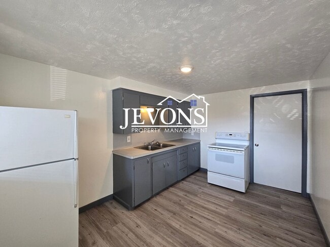 property at 2104 S 8th Ave