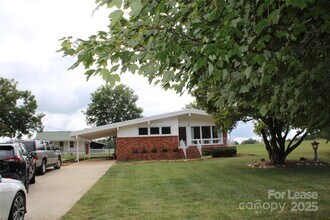 4241 Burton Ln in Denver, NC - Building Photo - Building Photo