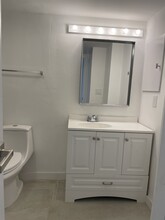 20500 W Country Club Dr, Unit 101 in Aventura, FL - Building Photo - Building Photo