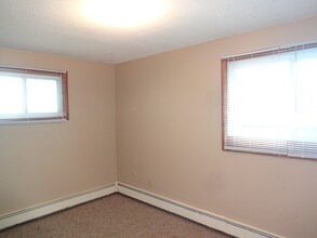 2210 18 1/2 Ave NW, Unit 4 in Rochester, MN - Building Photo - Building Photo