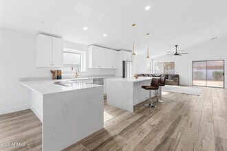 4 N 163rd Ln in Goodyear, AZ - Building Photo - Building Photo