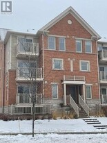 5625-5625 Oscar Peterson Blvd in Mississauga, ON - Building Photo