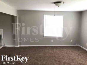 10153 Lawnhaven Dr in Indianapolis, IN - Foto de edificio - Building Photo