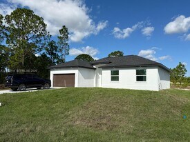 1121 Florence St E in Lehigh Acres, FL - Building Photo