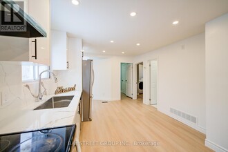 391 Lake Dr S in Georgina, ON - Building Photo - Building Photo