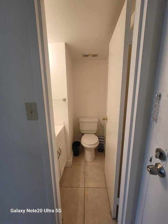 4324 NW 9th Ave in Deerfield Beach, FL - Building Photo - Building Photo