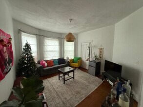 268 Broadway, Unit #1 in Cambridge, MA - Building Photo - Building Photo