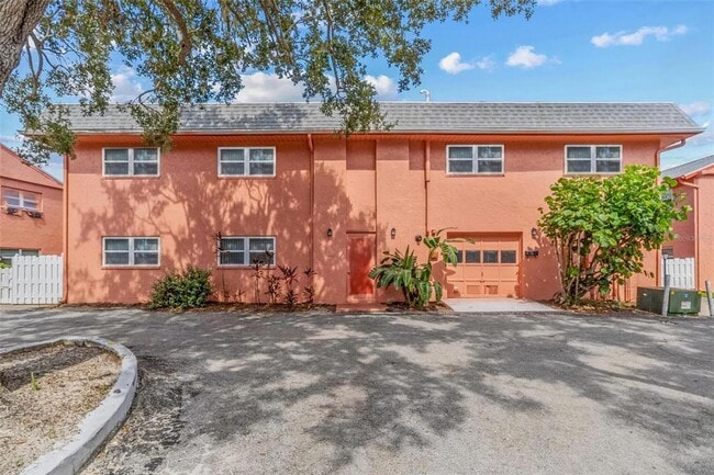 property at 265 SW Lincoln Cir N
