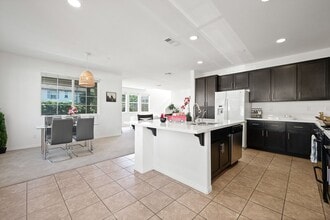 2890 S Via Belamaria in Ontario, CA - Building Photo - Building Photo